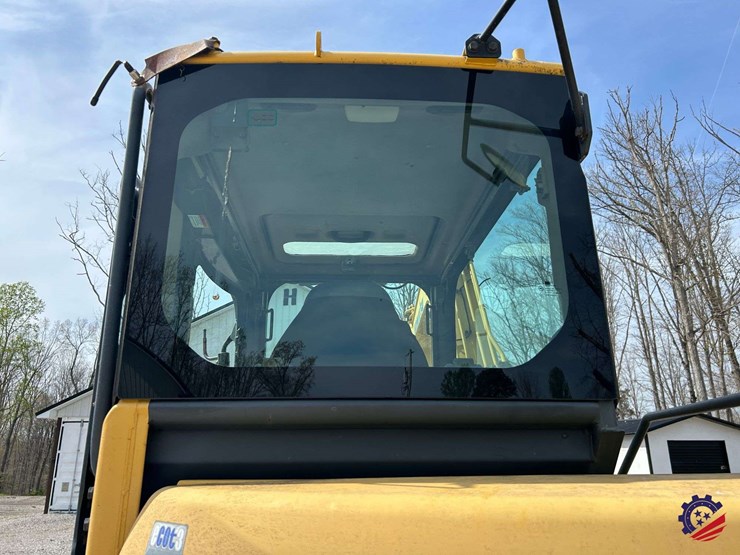 2009-komatsu-pc88mr-8-image-13