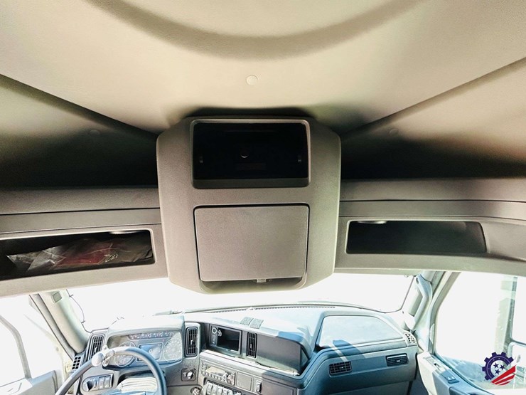 2024-international-lt62f-t/a-truck-tractor-image-97