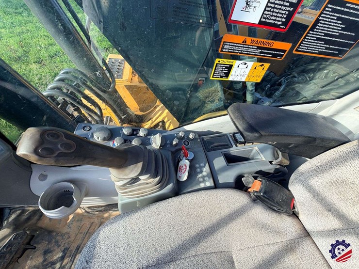2019-deere-160g-lc-image-87