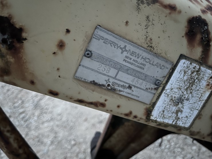 new-holland-258-image-8