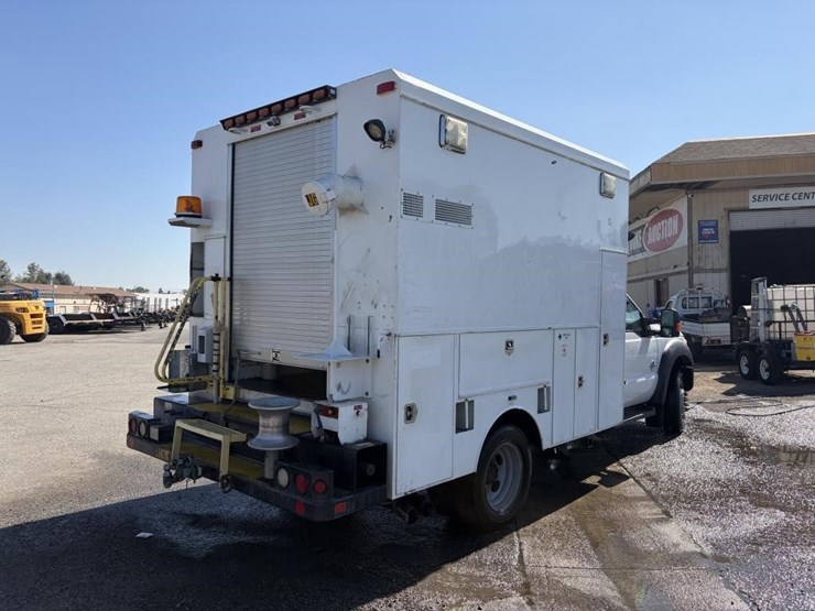 2012-ford-f550-image-3