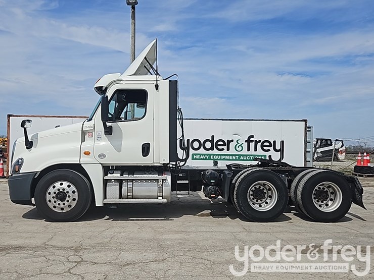 2019-freightliner-cascadia-125-image-5