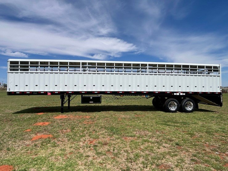 2013-neville-trailer-image-2