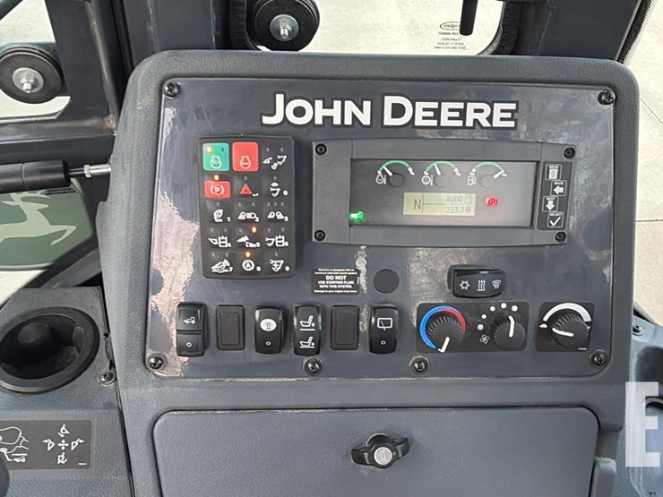 2023-deere-320-p-tier-image-14