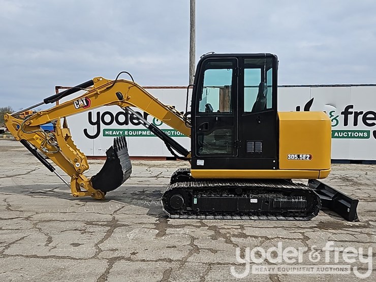 2018-caterpillar-305.5-image-5