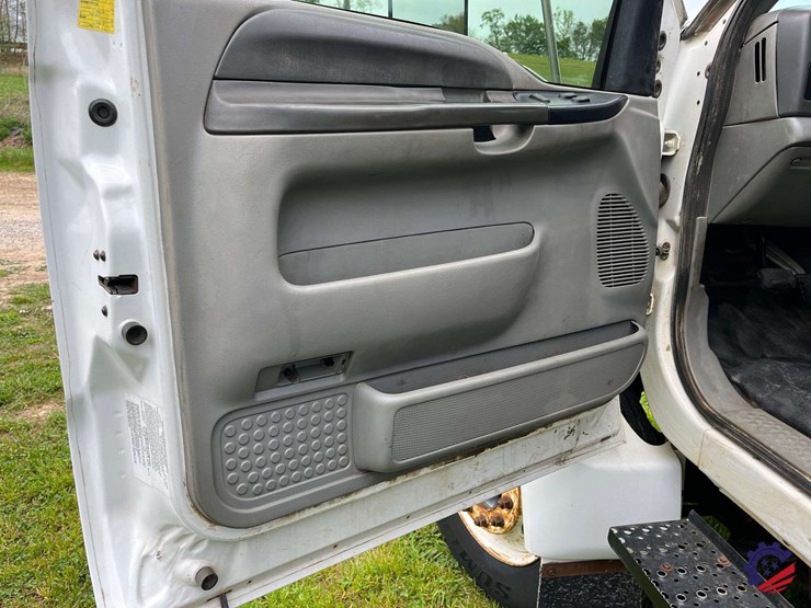 2006-ford-f750-image-44