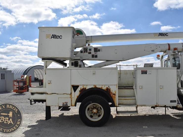 2005-international-durastar-4300-image-6