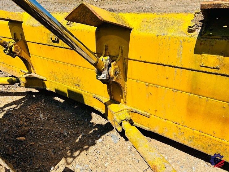 2023-komatsu-d65px-18-image-27