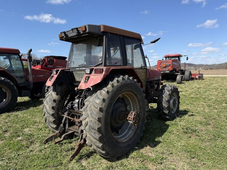 2001-case-ih-5240-image-10