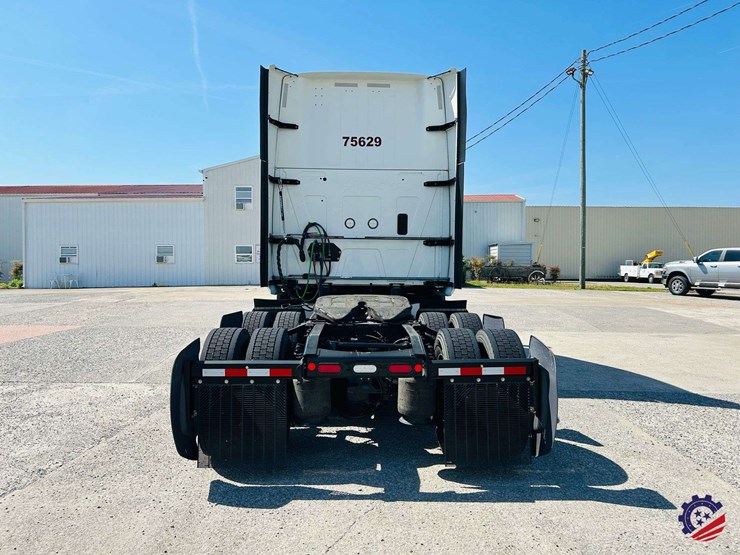 2024-international-lt62f-t/a-truck-tractor-image-4