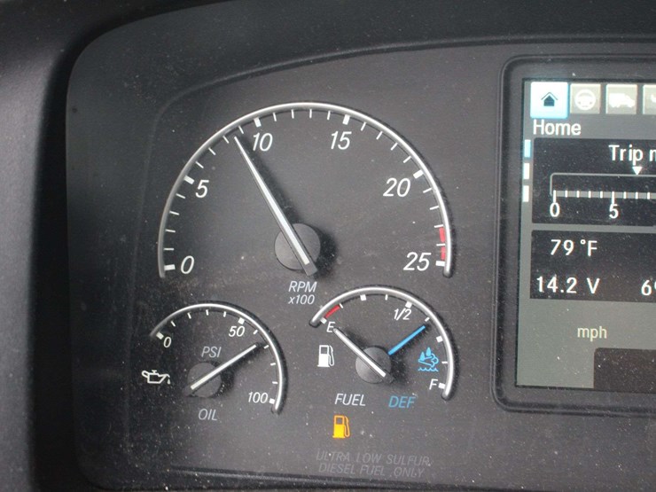 2020-freightliner-cascadia-126-image-30