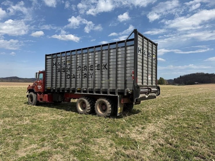 1991-mack-dm690s-image-4