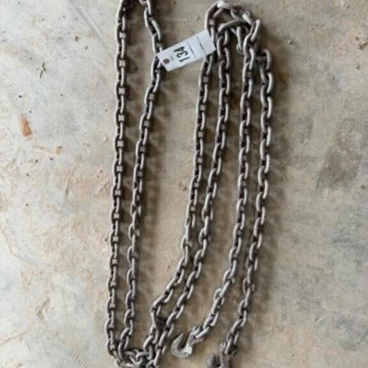 20' Chain, 2 Hooks