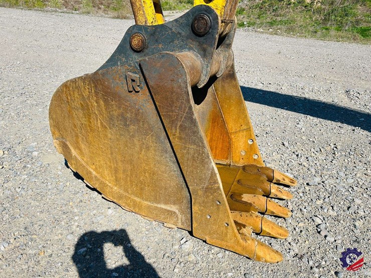 2015-komatsu-pc210-lc-image-70