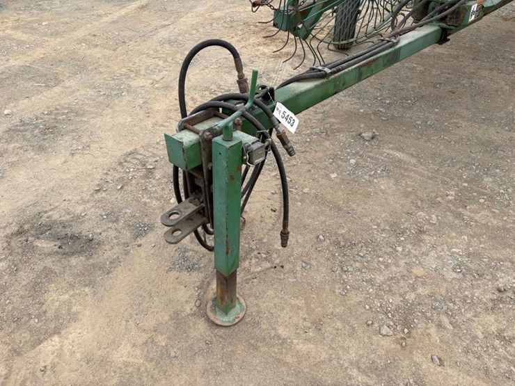 john-deere-704-image-3