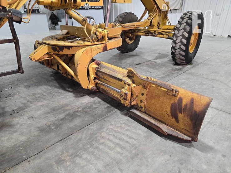 1995-caterpillar-120h-image-11