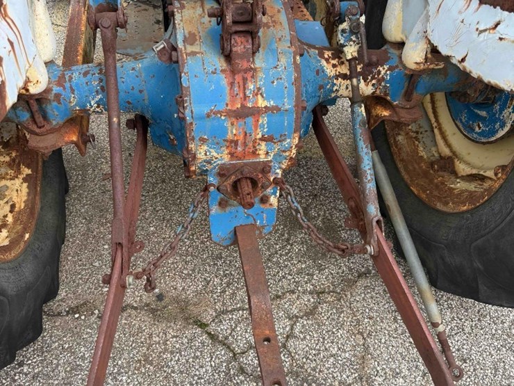 1974-ford-4000-image-23