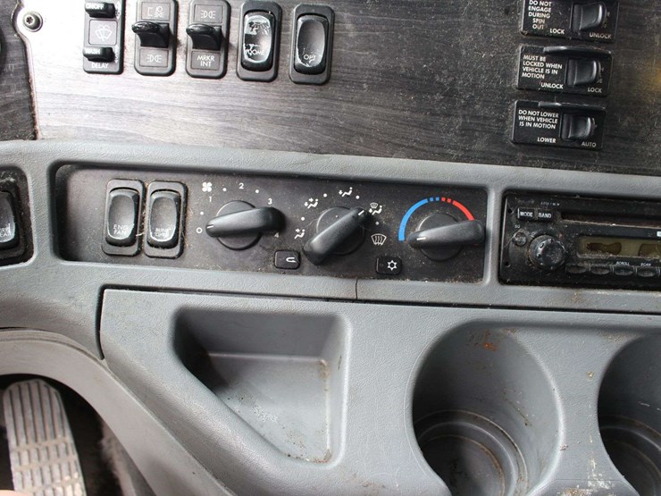 2015-freightliner-columbia-tractor-glider-2015-freightliner-columbia-3alxa7005fdgh5950-mileage:-image-40