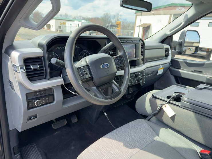 2023-ford-f450-xlt-image-21