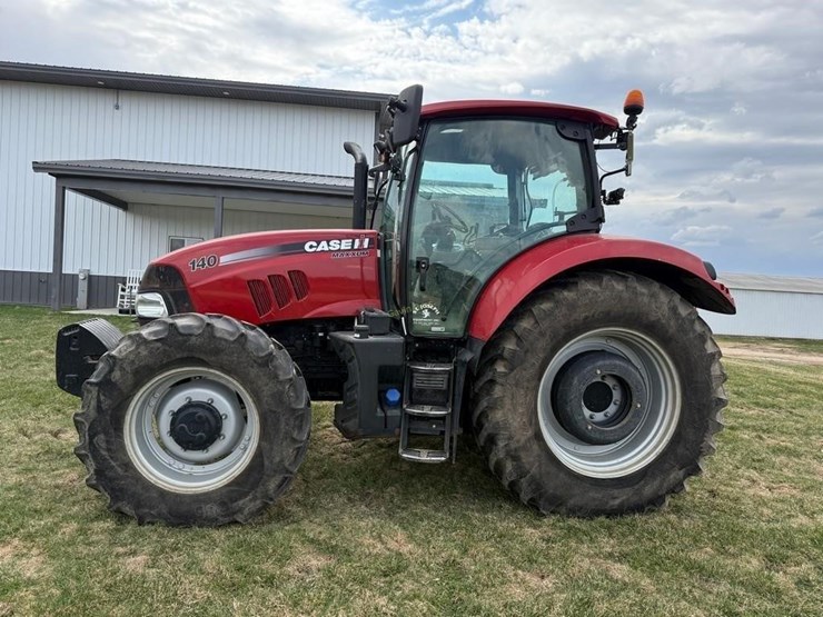 2014-case-ih-mx140-mfwd-tractor-image-2