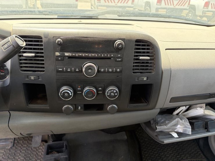 2012-gmc-sierra-2500-image-16