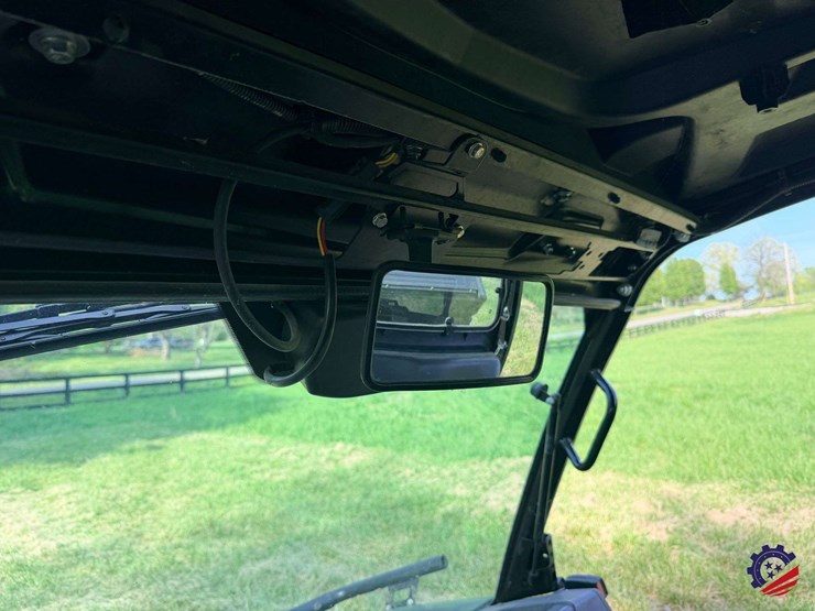 2019-john-deere-gator-xuv-835m-image-42