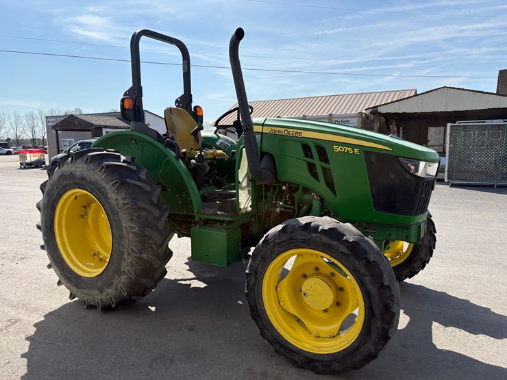john-deere-5075e-image-7