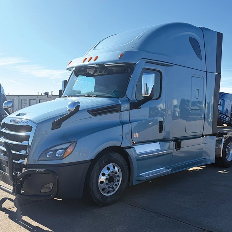 2023 FREIGHTLINER CASCADIA 126