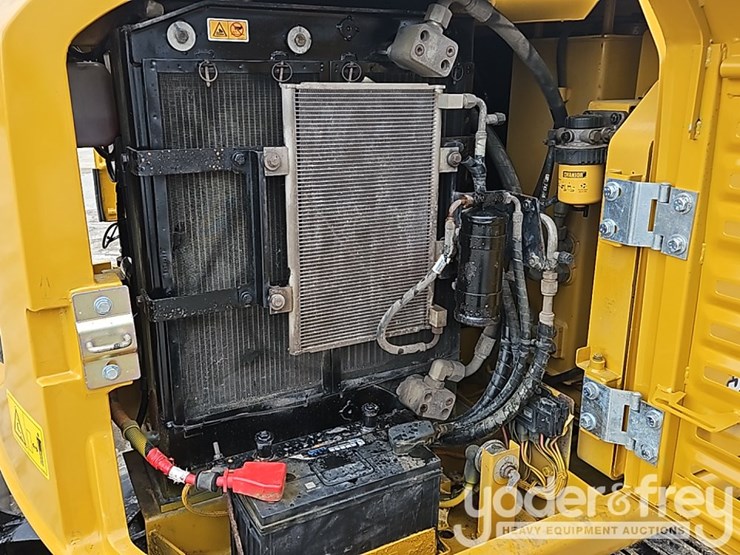 2018-caterpillar-305.5-image-22