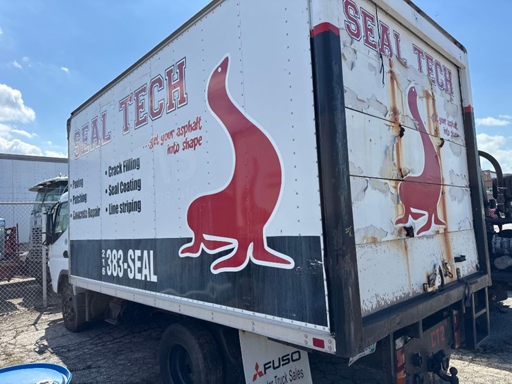 2008-mitsubishi-fuso-fe84d-image-2