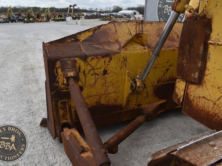 komatsu-d65ex-12-image-17