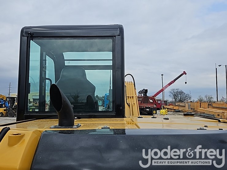 2018-caterpillar-305.5-image-12