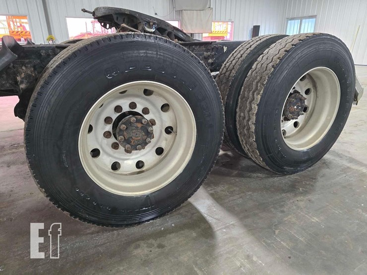 2010-mack-pinnacle-cxu613-image-22