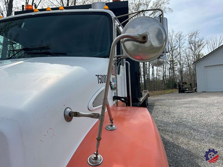 2005-kenworth-t300-image-28