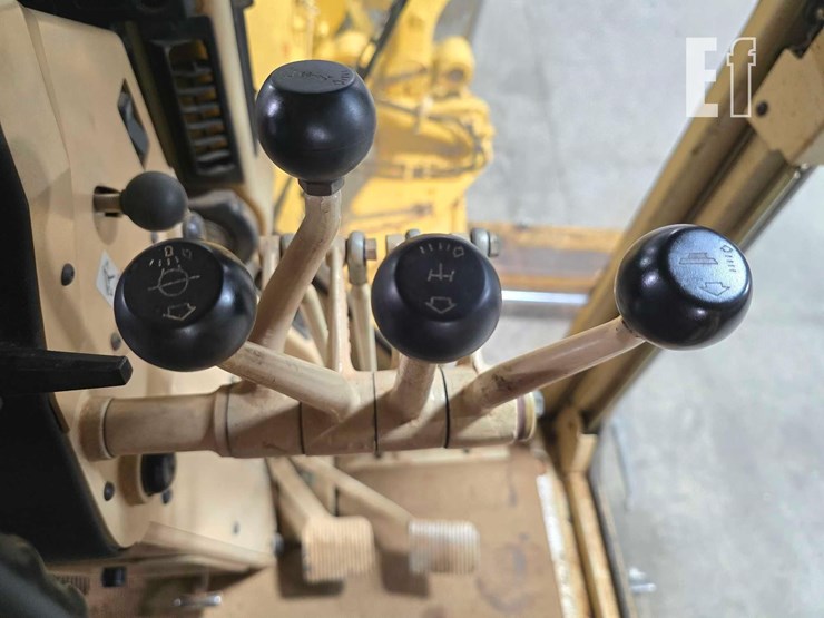 2003-caterpillar-140h-image-18