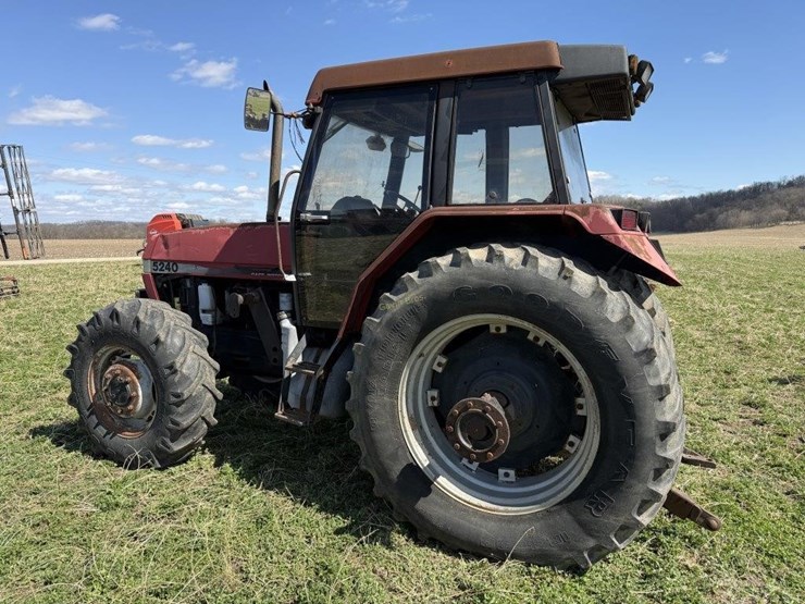 2001-case-ih-5240-image-13