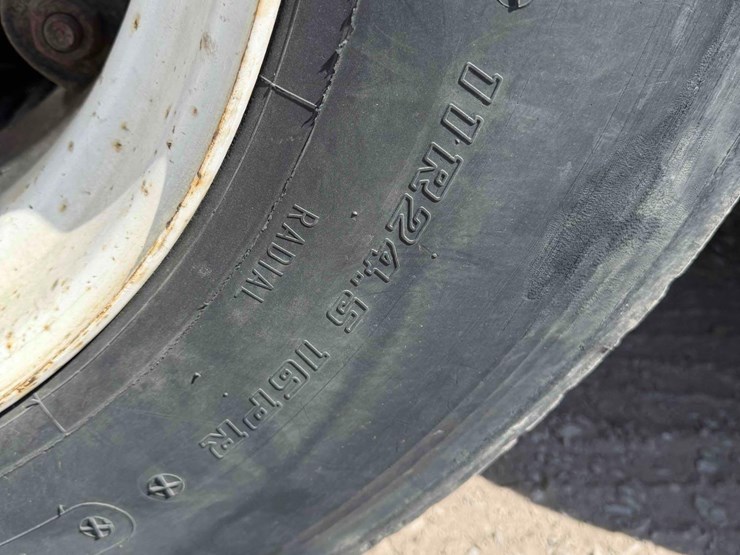 2007-mack-granite-gu713-image-10