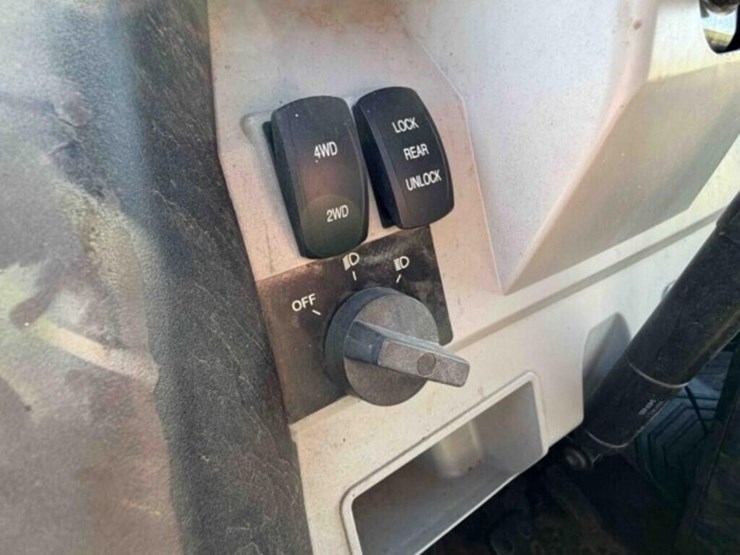 2019-tracker-800sx-le-crew-utv-image-11