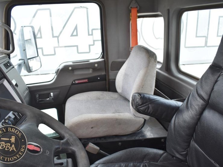 2014-kenworth-t660-image-33