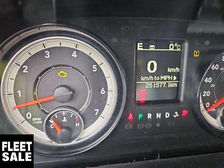 2019-ram-1500-classic-image-30