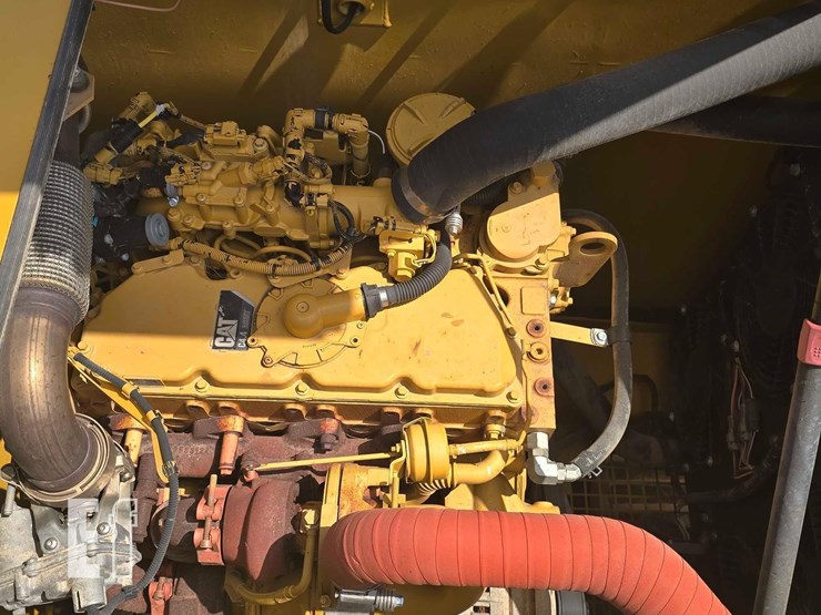 2019-caterpillar-320-image-24