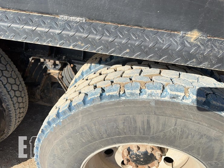 2002-kenworth-t800-image-38