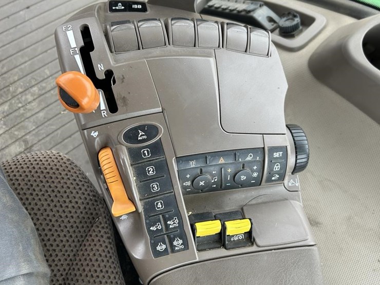 2014-john-deere-8320r-image-61