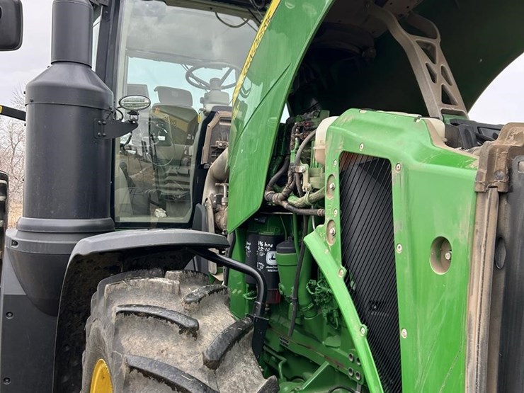 2014-john-deere-8320r-image-22