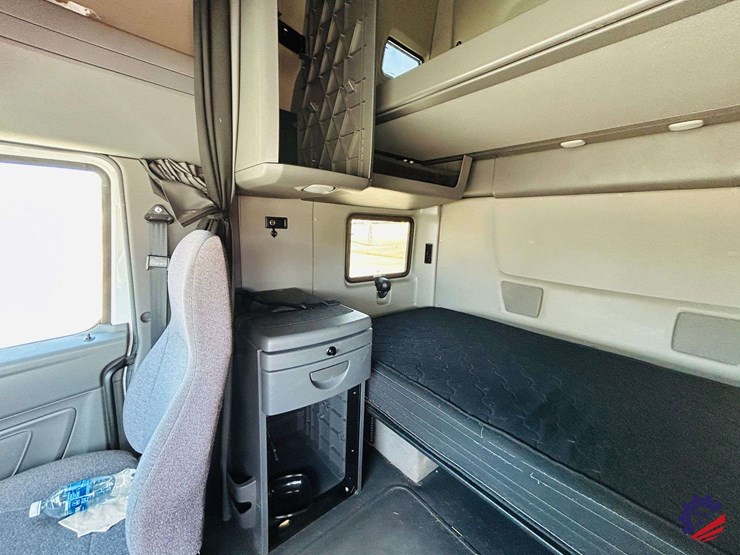 2024-international-lt62f-t/a-truck-tractor-image-90