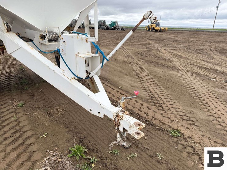 willmar-high-lander-fertilizer-spreader-image-8