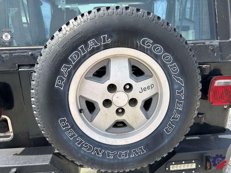 1994-jeep-wrangler-image-21