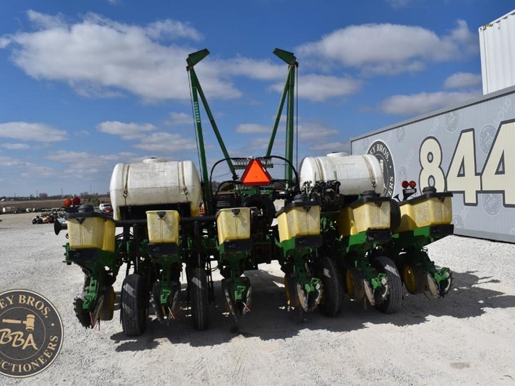 john-deere-7200-image-4