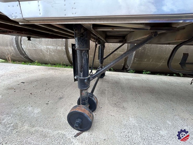 antique-bullnose-28ft-s/a-pup-trailer-image-53