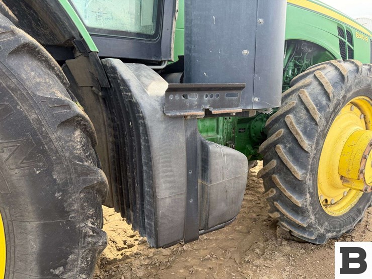 2011-john-deere-8310r-image-31